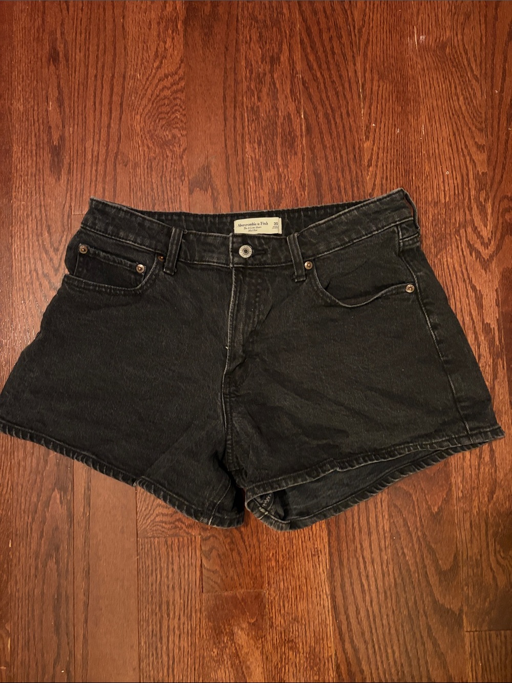 Abercrombie & Fitch Curve Love Black The A-Line Short Mid Rise
